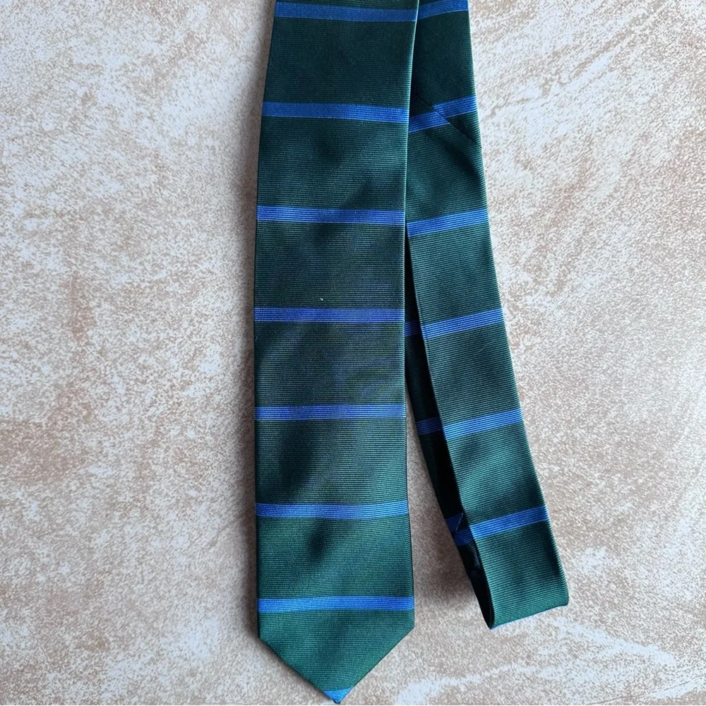 100% Silk Elegant Green and Blue Striped Tie